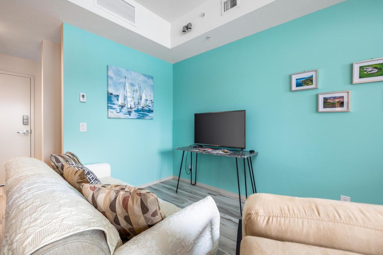 Tiffany Blue@Downtown Culture District Apartment Kelowna Luaran gambar