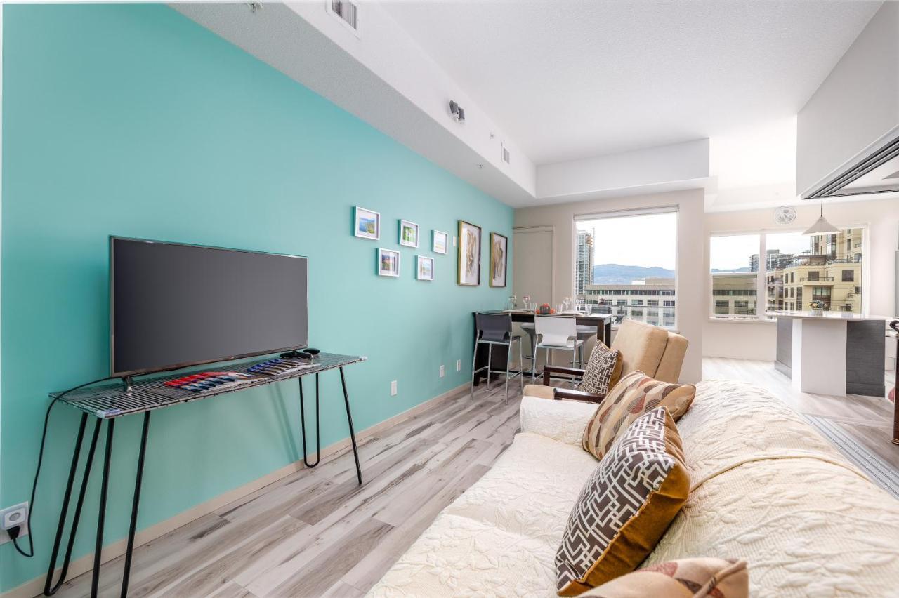 Tiffany Blue@Downtown Culture District Apartment Kelowna Luaran gambar